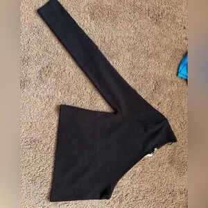 Black zara top. Never worn before but doesn’t have tags. No stains.
